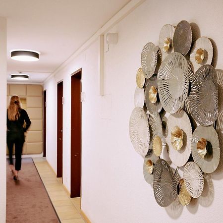 Hotel Elite Visp Esterno foto