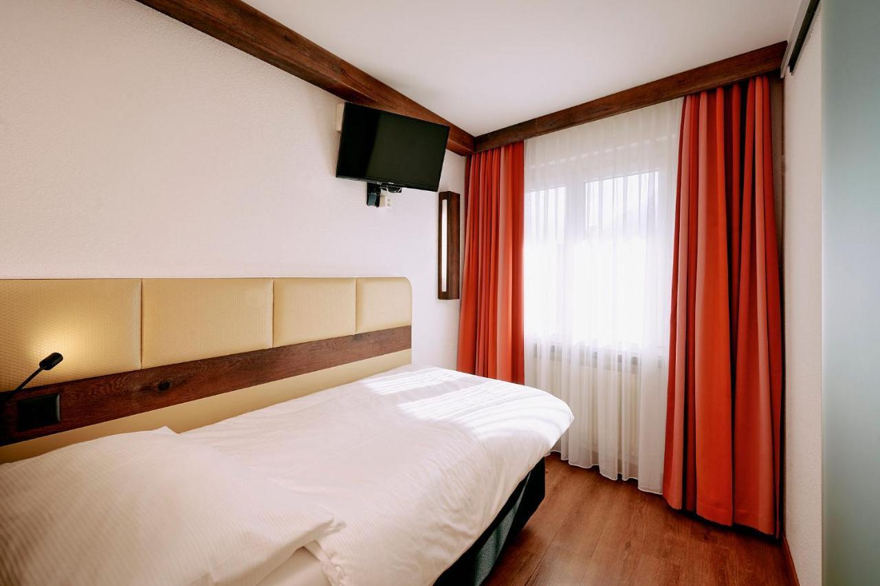 Hotel Elite Visp Esterno foto