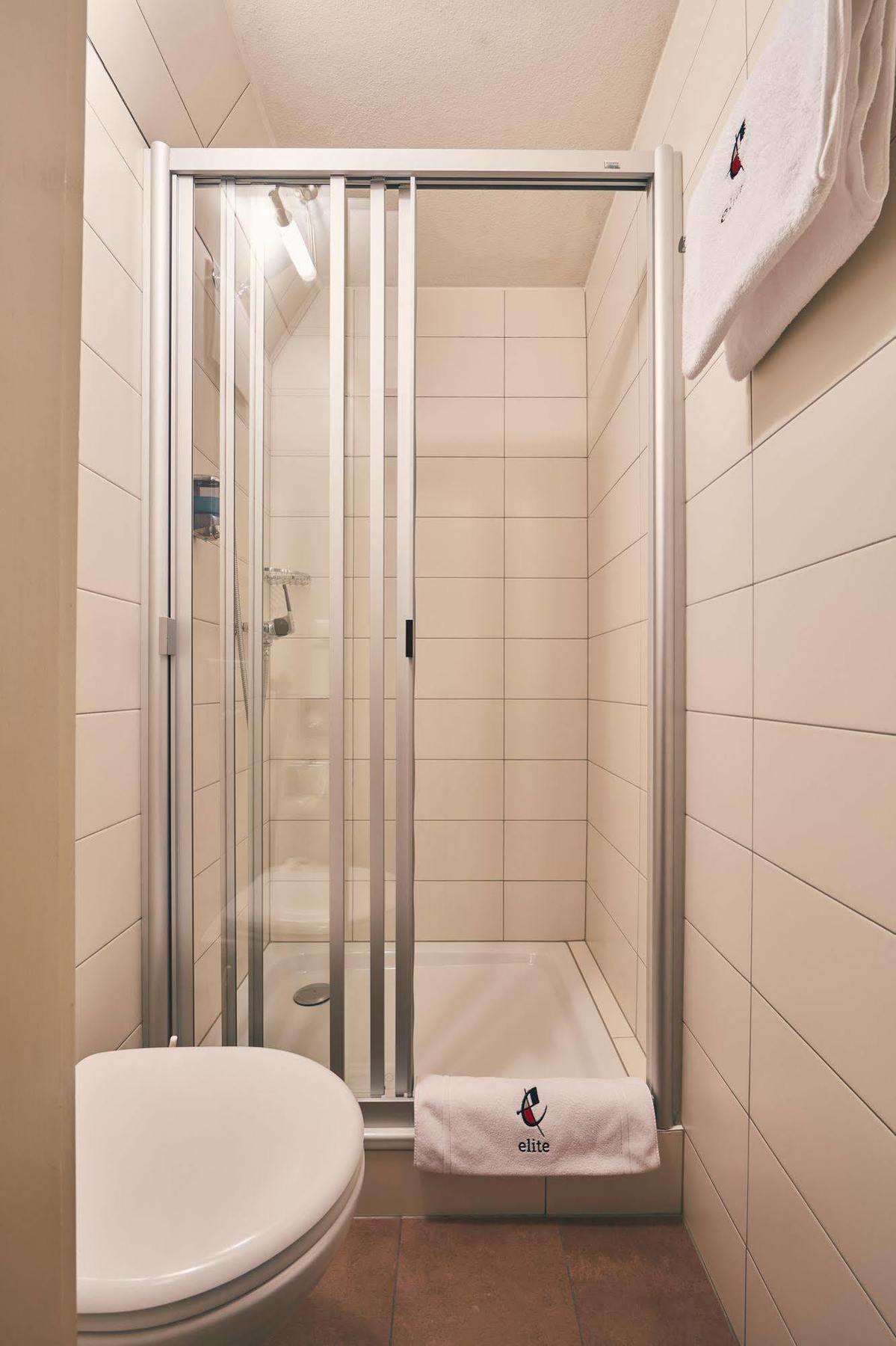 Hotel Elite Visp Esterno foto