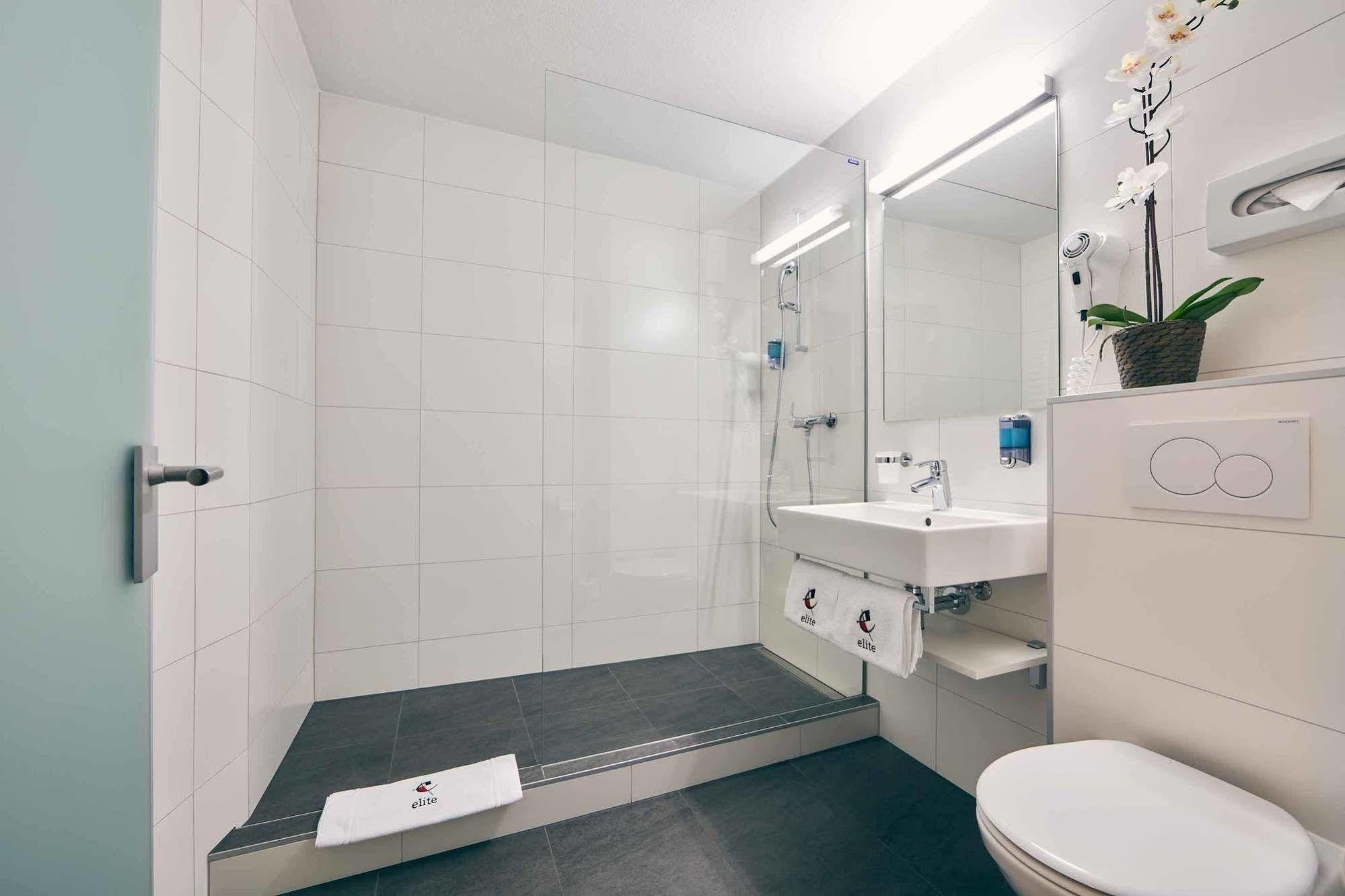 Hotel Elite Visp Esterno foto